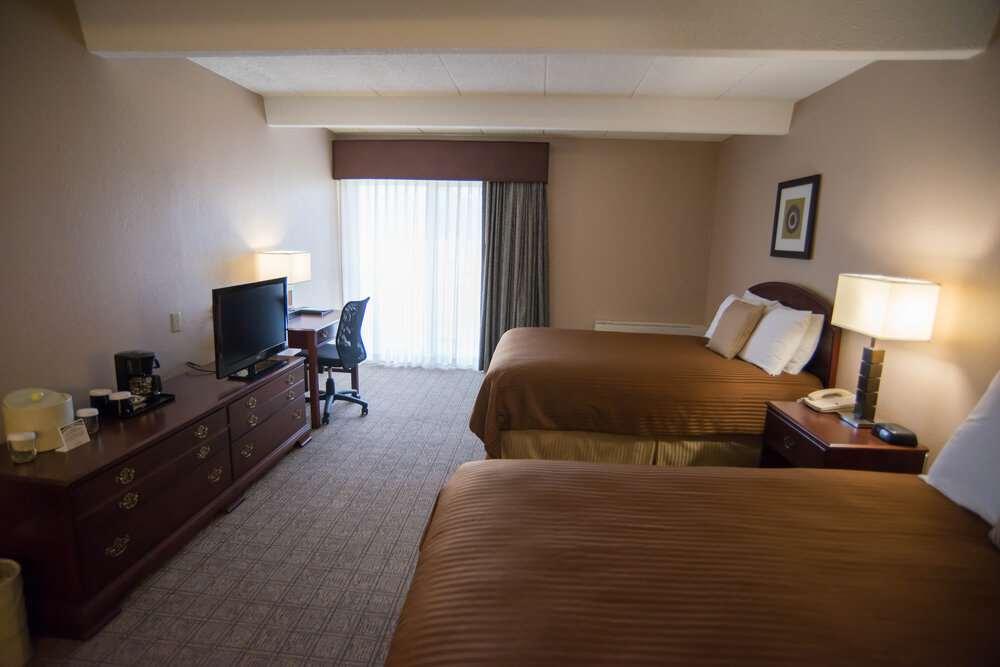 Eastland Suites Hotel & Confer Urbana Room photo