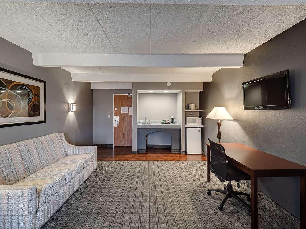 Eastland Suites Hotel & Confer Urbana Room photo